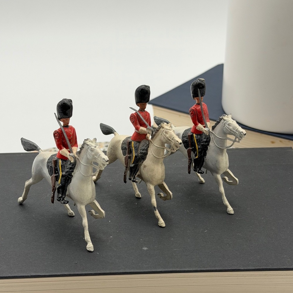 Vintage Britains Lead Toy Soldiers British Life Guards Mounted Cavalry Set of 3